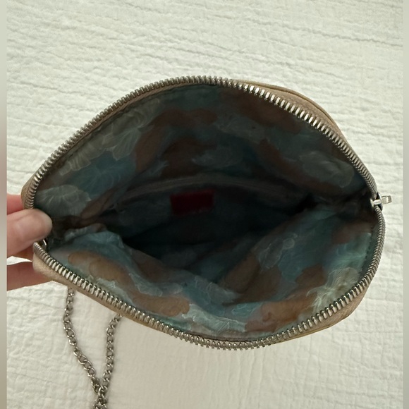 HOBO Darcy Convertable Crossbody - Picture 5 of 6